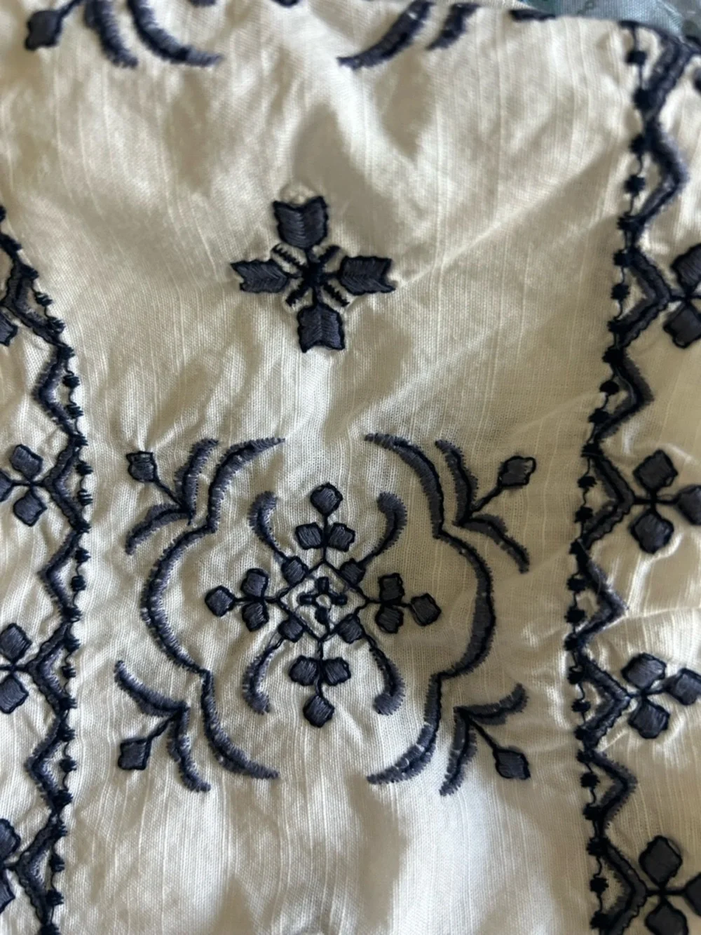 Croft & Barrow - White Embroidered Cotton Top - Picture 9 of 9